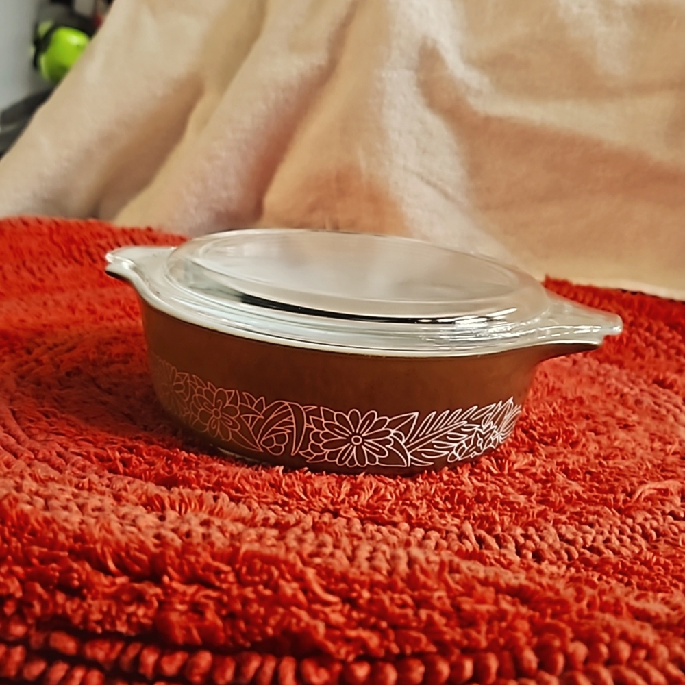 Pyrex Early American casserole dish #473-B w/# 470 lid